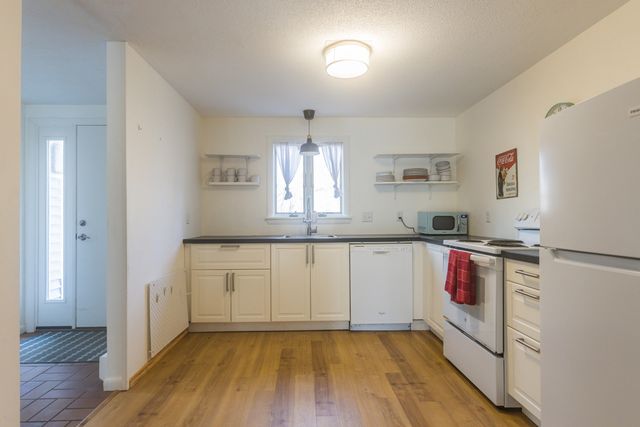 12 Woodrise Road UNIT 12, Falmouth, MA 02540