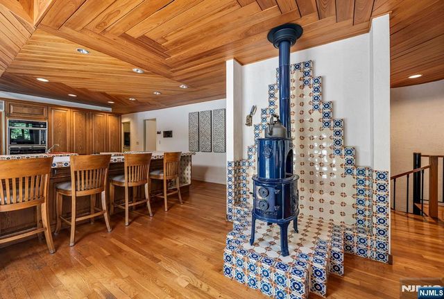 40 Mohegan Trail, Saddle River, NJ 07458