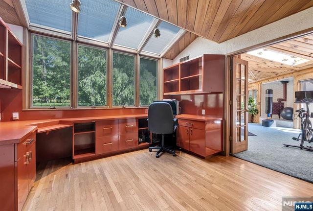 40 Mohegan Trail, Saddle River, NJ 07458