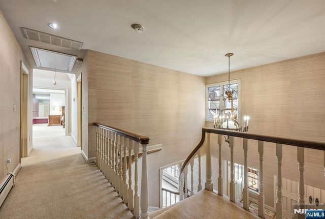 40 Mohegan Trail, Saddle River, NJ 07458