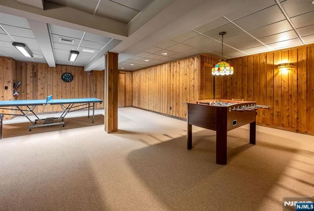 40 Mohegan Trail, Saddle River, NJ 07458
