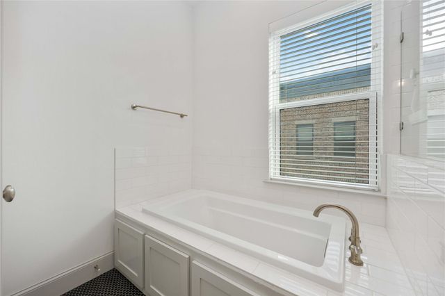 2825 Hicks Street, Houston, TX 77007