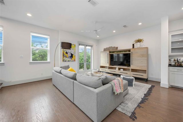 2825 Hicks Street, Houston, TX 77007