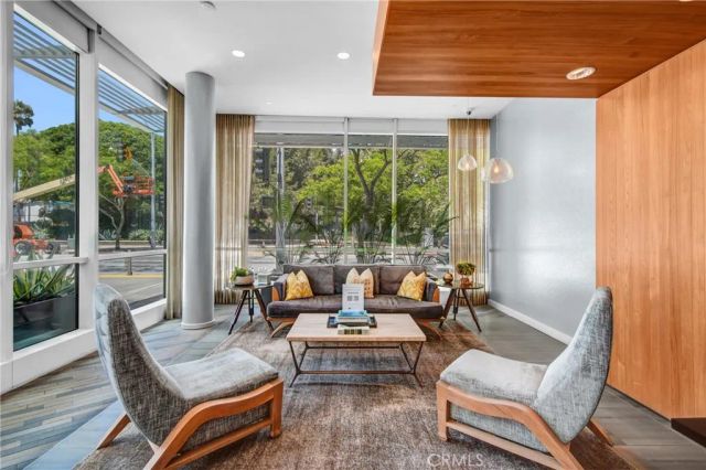 1705 Ocean 210, Santa Monica, CA 90401