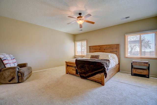 1714 17th Avenue SE, Rio Rancho, NM 87124