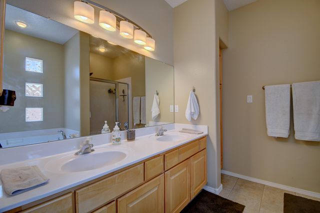 1714 17th Avenue SE, Rio Rancho, NM 87124