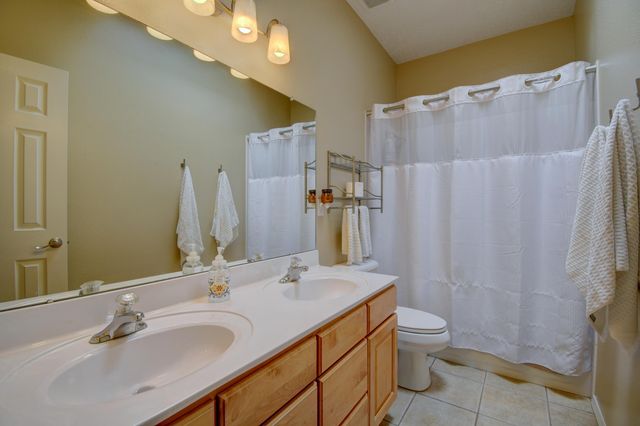 1714 17th Avenue SE, Rio Rancho, NM 87124