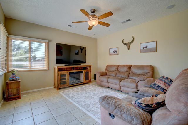 1714 17th Avenue SE, Rio Rancho, NM 87124