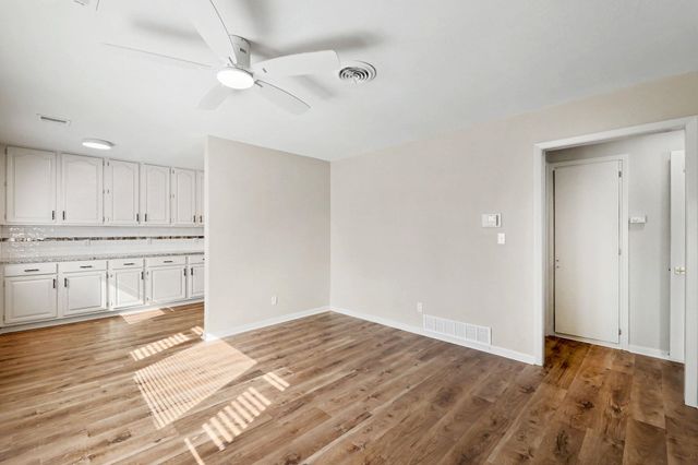 2222 W Greenfield St, Wichita, KS 67217