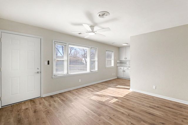 2222 W Greenfield St, Wichita, KS 67217