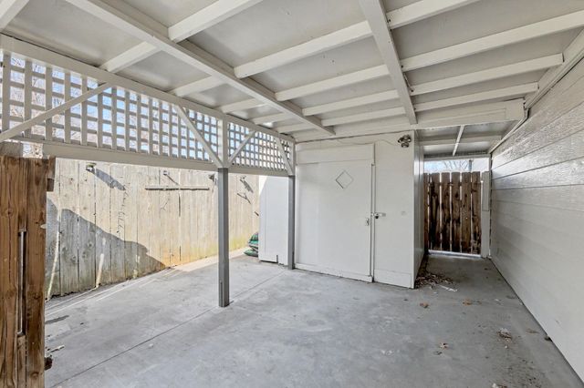 2222 W Greenfield St, Wichita, KS 67217