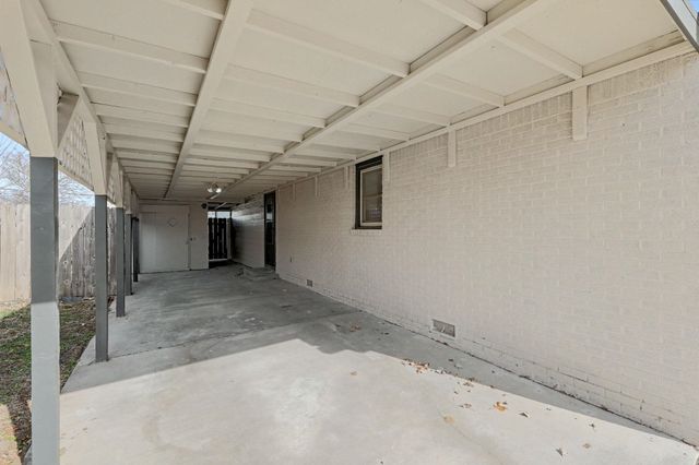 2222 W Greenfield St, Wichita, KS 67217