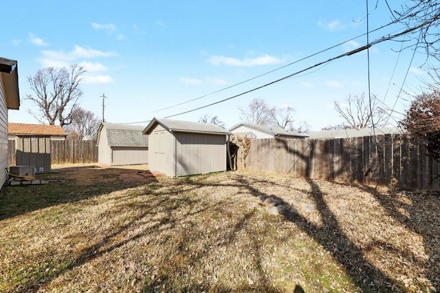 2222 W Greenfield St, Wichita, KS 67217