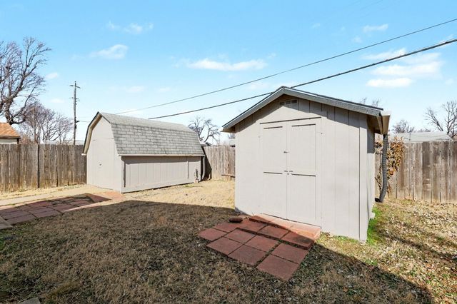 2222 W Greenfield St, Wichita, KS 67217