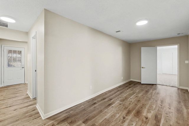 2222 W Greenfield St, Wichita, KS 67217