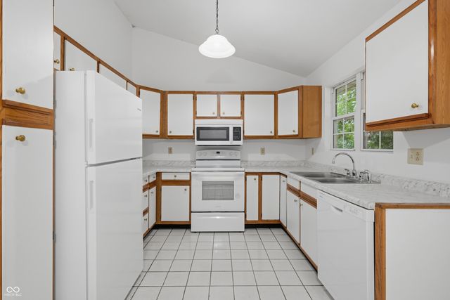 5920 Hidden Lake Lane, Nineveh, IN 46164