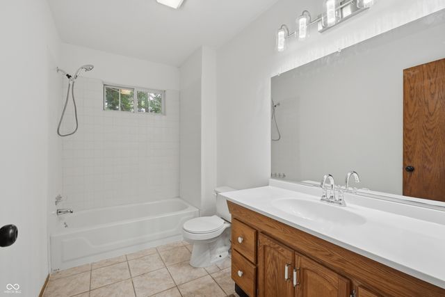 5920 Hidden Lake Lane, Nineveh, IN 46164