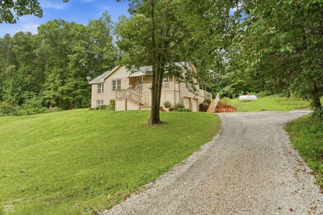 5920 Hidden Lake Lane, Nineveh, IN 46164