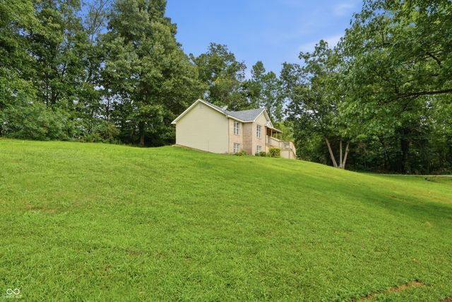 5920 Hidden Lake Lane, Nineveh, IN 46164