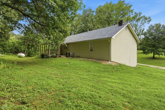 5920 Hidden Lake Lane, Nineveh, IN 46164