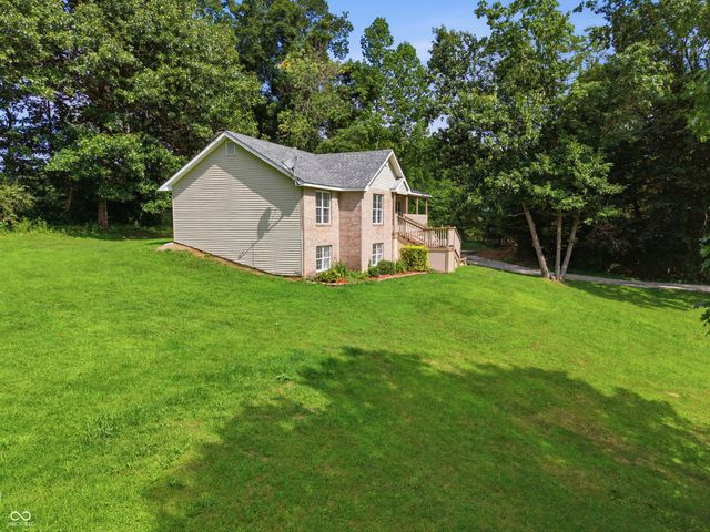 5920 Hidden Lake Lane, Nineveh, IN 46164