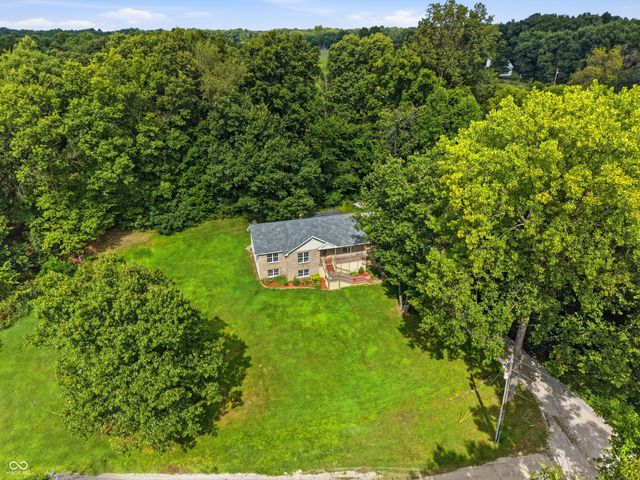 5920 Hidden Lake Lane, Nineveh, IN 46164