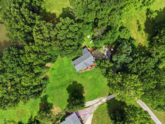 5920 Hidden Lake Lane, Nineveh, IN 46164