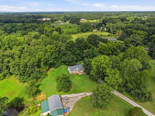 5920 Hidden Lake Lane, Nineveh, IN 46164