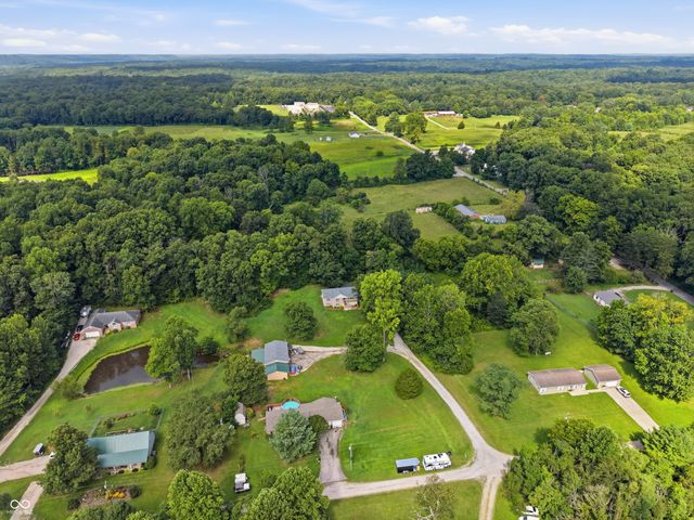 5920 Hidden Lake Lane, Nineveh, IN 46164