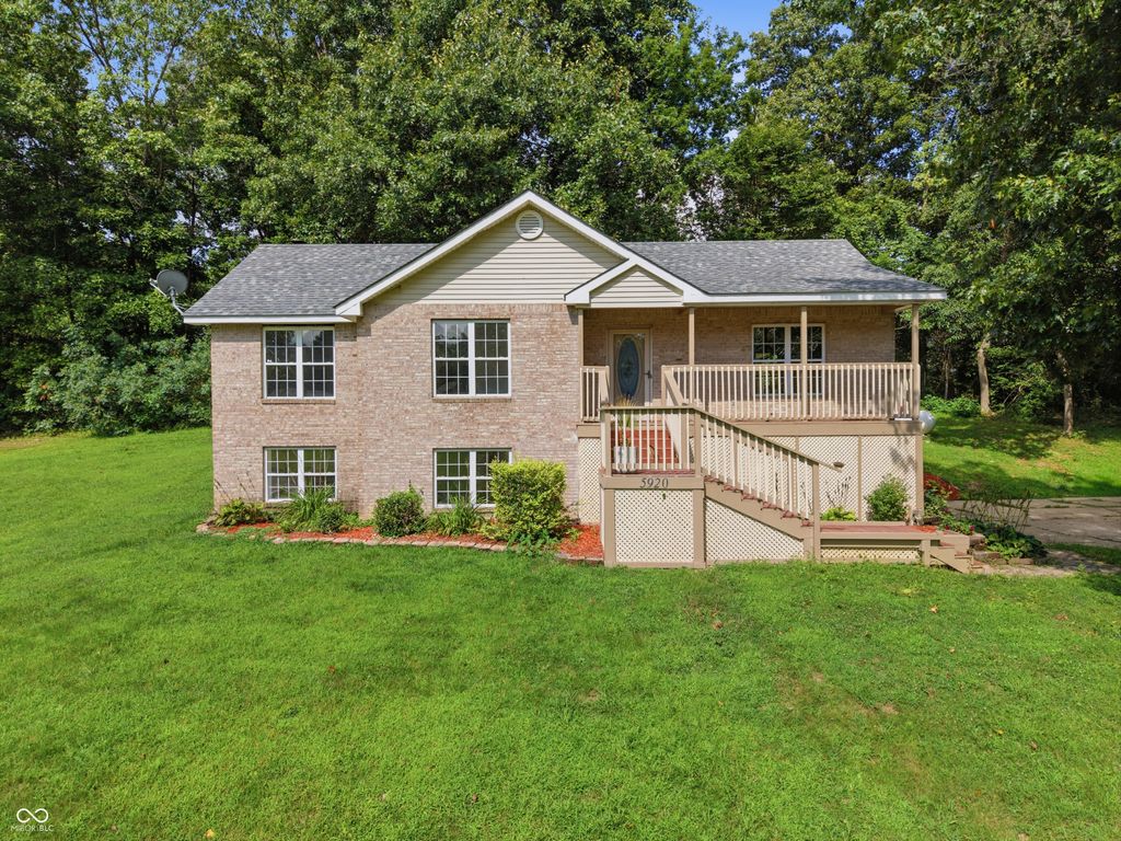 5920 Hidden Lake Lane, Nineveh, IN 46164