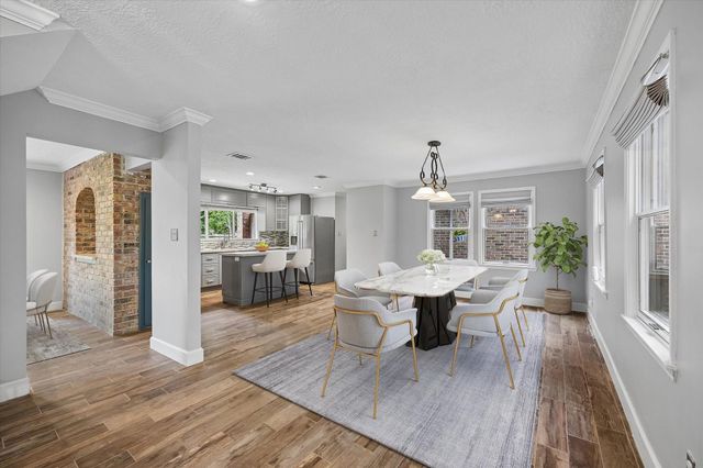 906 Quaker Bend Drive, Friendswood, TX 77546