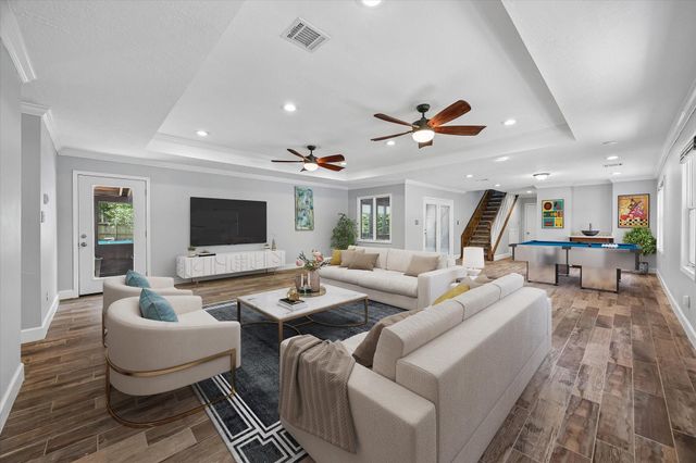 906 Quaker Bend Drive, Friendswood, TX 77546