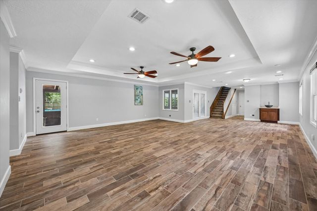 906 Quaker Bend Drive, Friendswood, TX 77546