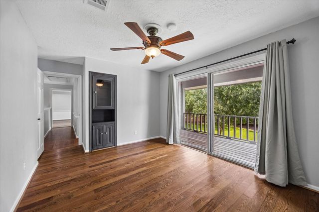 906 Quaker Bend Drive, Friendswood, TX 77546