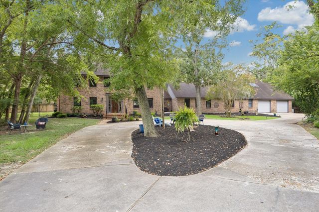 906 Quaker Bend Drive, Friendswood, TX 77546
