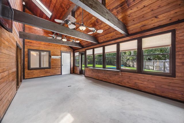 906 Quaker Bend Drive, Friendswood, TX 77546