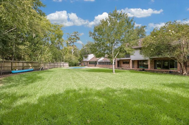 906 Quaker Bend Drive, Friendswood, TX 77546