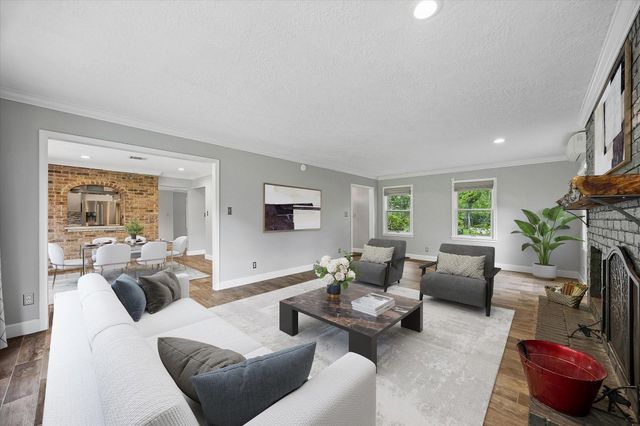 906 Quaker Bend Drive, Friendswood, TX 77546