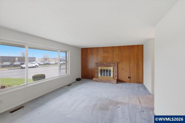 1160 24th Av SW, Albany, OR 97321