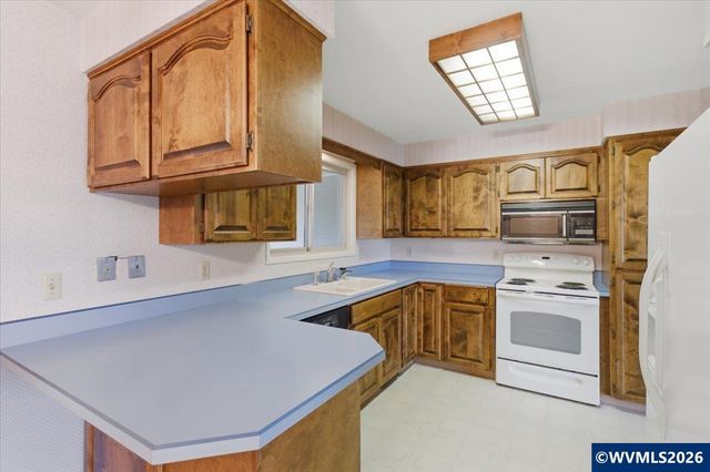 1160 24th Av SW, Albany, OR 97321