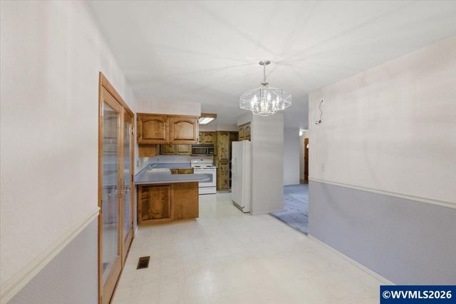 1160 24th Av SW, Albany, OR 97321