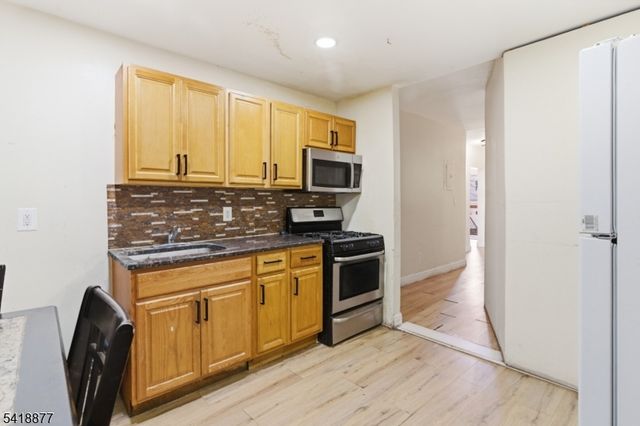 402 S 15Th St, Newark City, NJ 07103