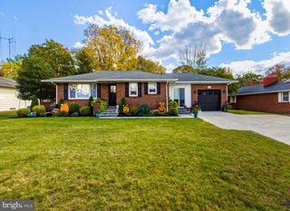 109 LAMBS RD, Sewell, NJ 08080