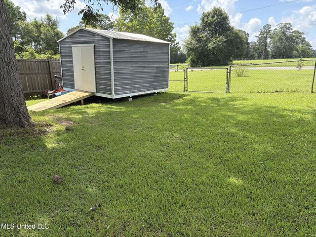 337 Ten Mile Church Road, Perkinston, MS 39573