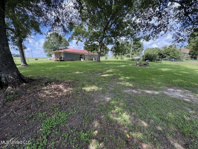 337 Ten Mile Church Road, Perkinston, MS 39573