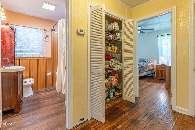 431 Mitchell Valley Drive, Marion, VA 24354