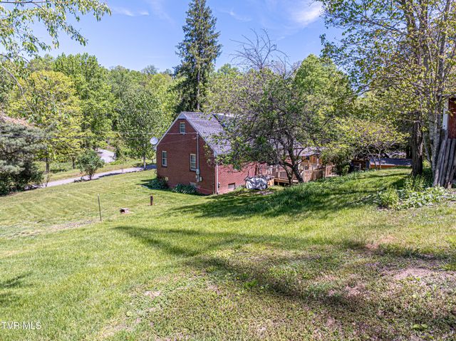 431 Mitchell Valley Drive, Marion, VA 24354