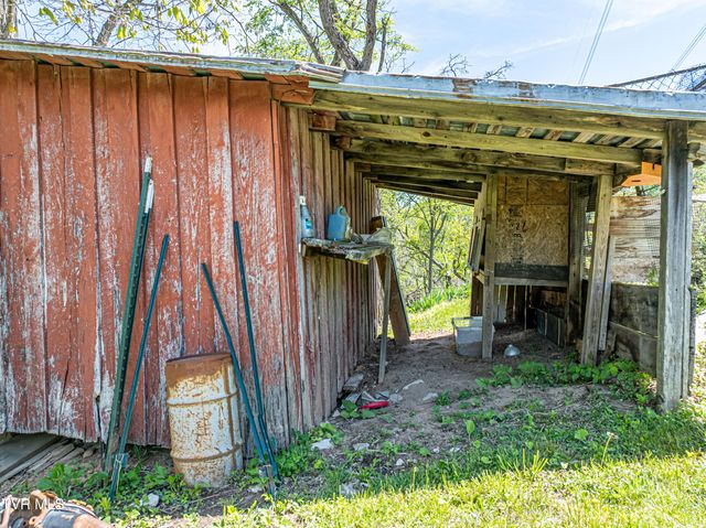 431 Mitchell Valley Drive, Marion, VA 24354