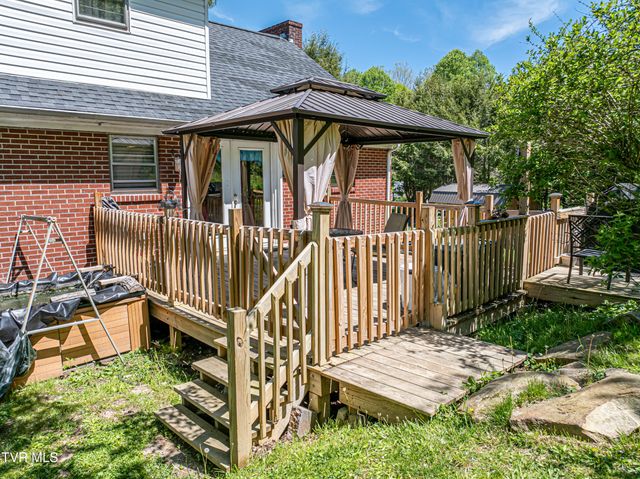 431 Mitchell Valley Drive, Marion, VA 24354