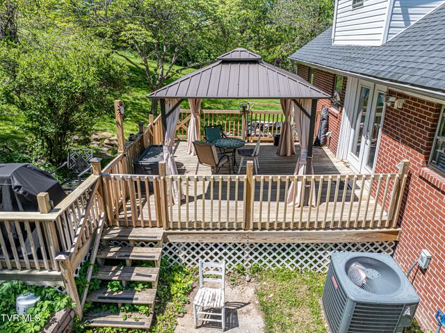 431 Mitchell Valley Drive, Marion, VA 24354